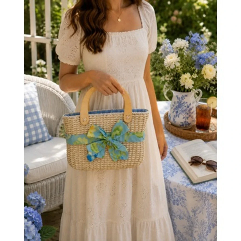 April Cornell Tote Bag Womens Medium Beige Straw Floral Bow Beach Wood Handles